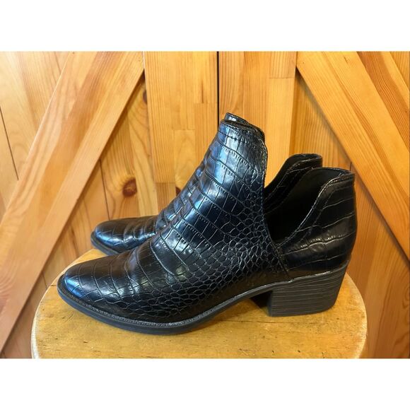 Volatile Women’s Black Croc Ankle Bootie Sz 9 - Picture 3 of 9